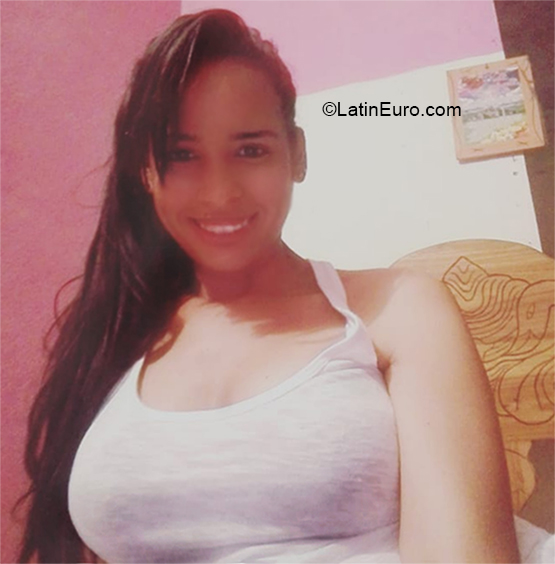 Date this sensual Venezuela girl Maria from Puerto Ordaz VE2798