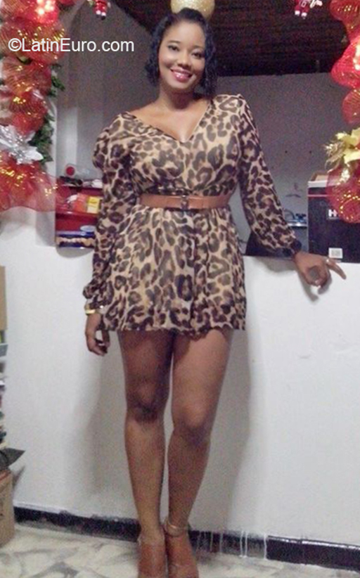 Date this sultry Colombia girl Yesenia from Cali CO26300