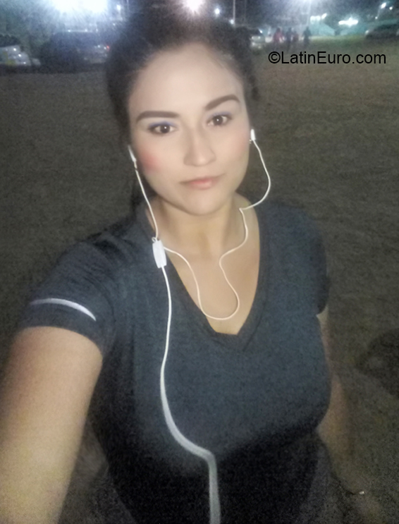 Date this cute Colombia girl Isabel from Neiva CO26307