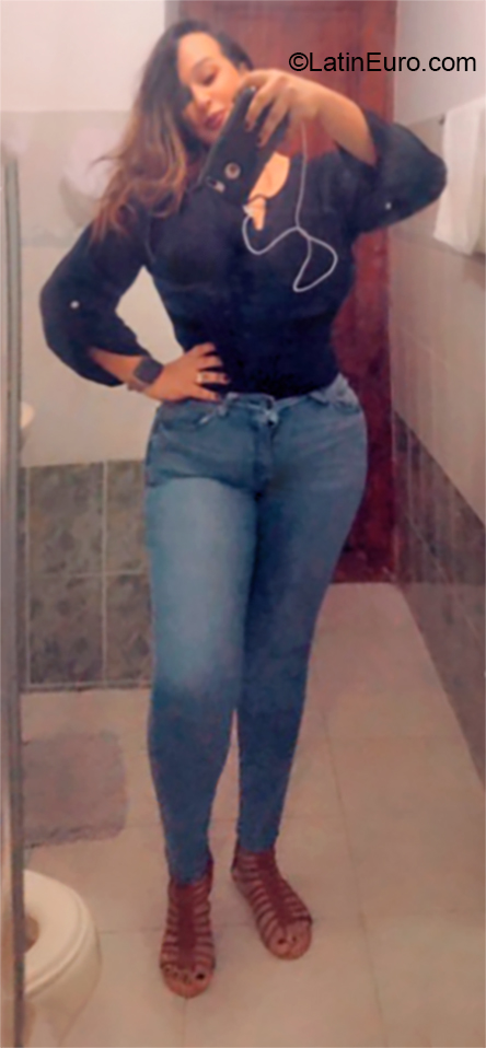 Date this happy Dominican Republic girl ANNY from Santiago DO36682