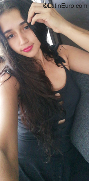 Date this good-looking Colombia girl Marcela from Cucuta CO26327