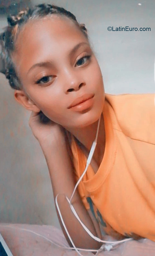 Date this fun Colombia girl Ruth from Santo Domingo CO26339