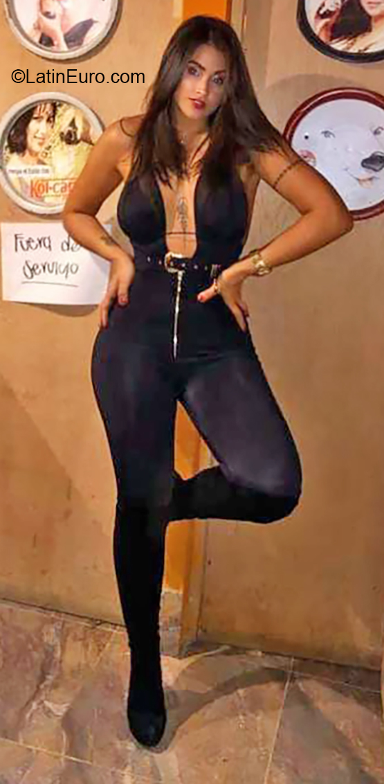 Date this foxy Colombia girl Katherine from Medellin CO26346