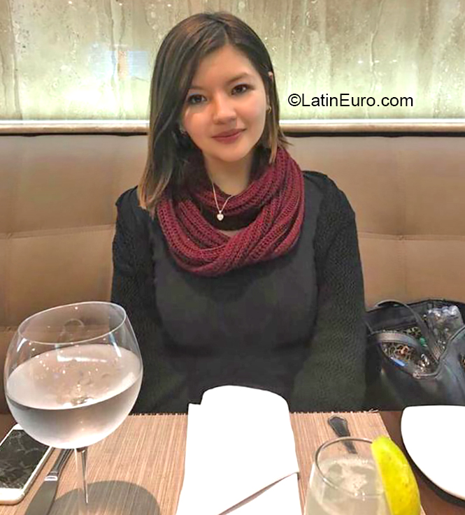 Date this lovely Ecuador girl Diana from Quito EC394