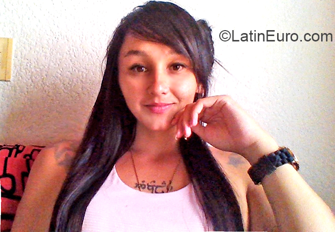 Date this nice looking Colombia girl Patty from Bogota CO26352