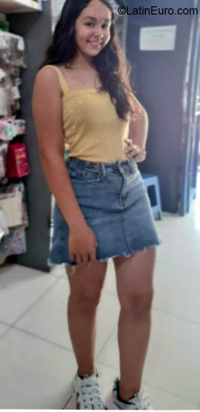 Date this stunning Colombia girl Daniela from Bogota CO26380