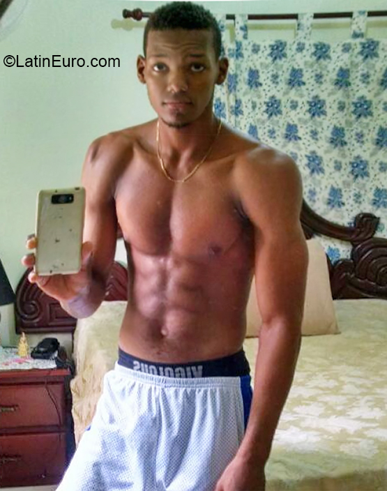 Date this sultry Dominican Republic man Jore from Santo Domingo DO36772