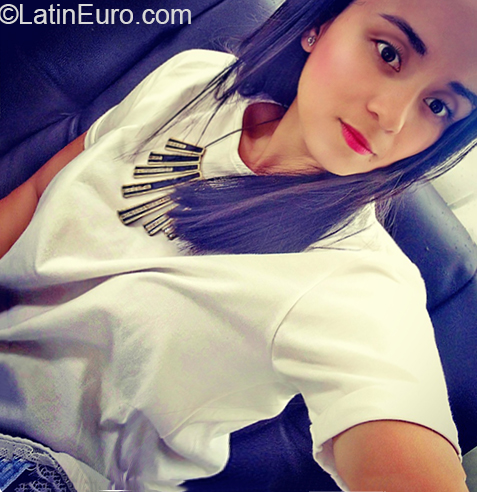 Date this tall Colombia girl Vanessa from Manizales CO26404