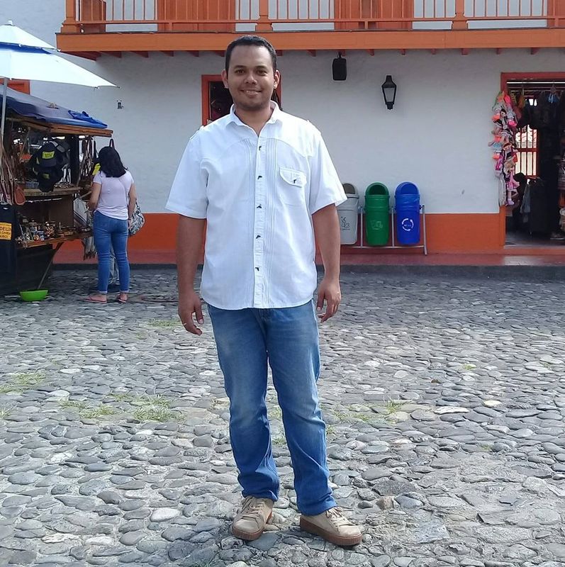 Date this attractive Colombia man Edward from Colombia US20522