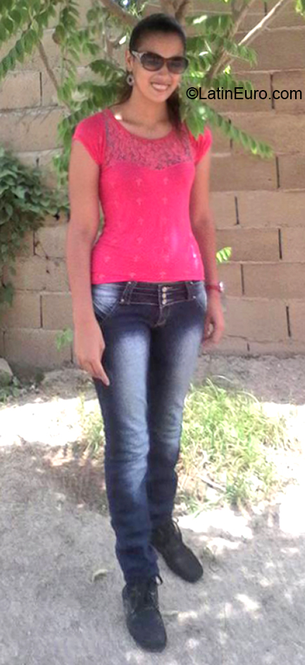 Date this beautiful Venezuela girl Joelsi from Barcelona VE2848