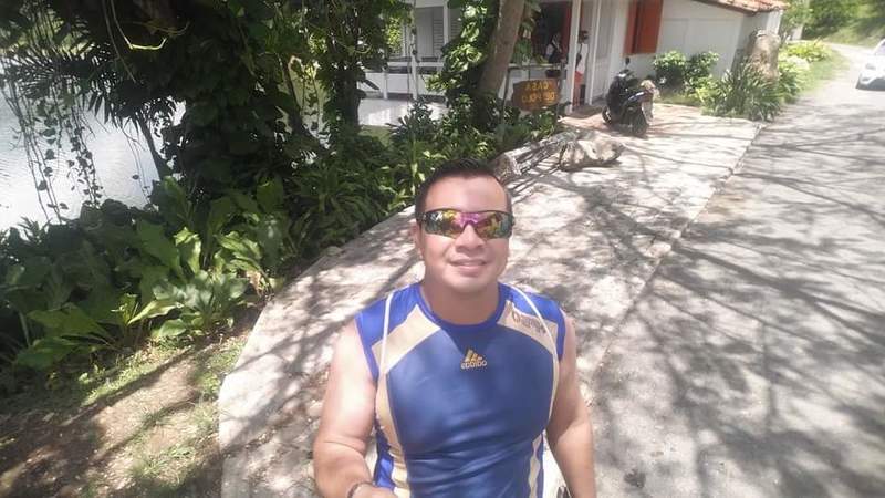 Date this happy Bolivia man Ald from Santa Cruz BO57