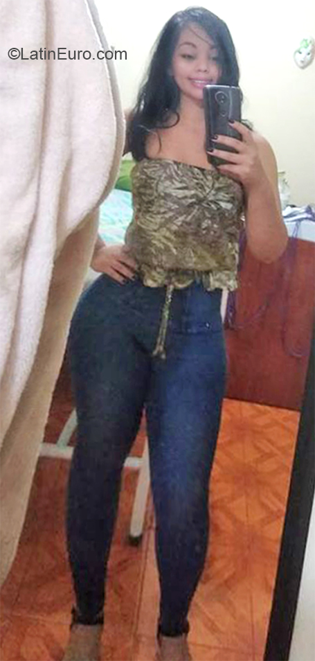 Date this young Peru girl Karla from Lima VE2880