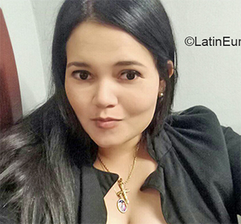 Date this stunning Venezuela girl Veronica from Barquisimeto VE2884