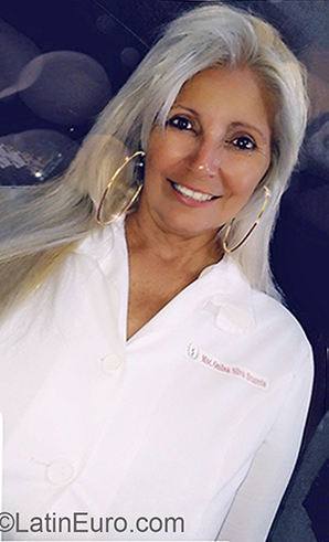 Date this exotic Cuba girl Onilsa from Las Tunas CU841