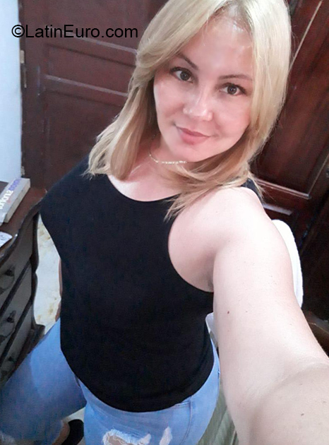 Date this delightful Dominican Republic girl Evelyn from Santiago DO36974