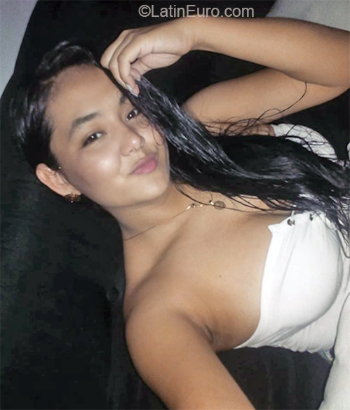 Date this hot Colombia girl Andrea from Girarad ot CO26533