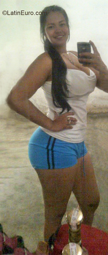 Date this foxy Venezuela girl Krismar from Barinas VE3035