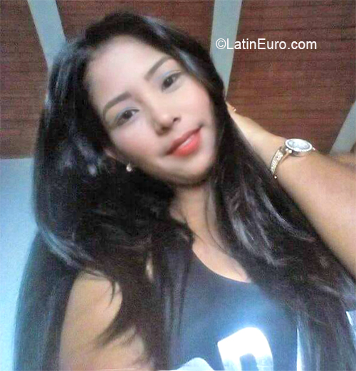 Date this pretty Colombia girl Luz from Villavicencio CO26591