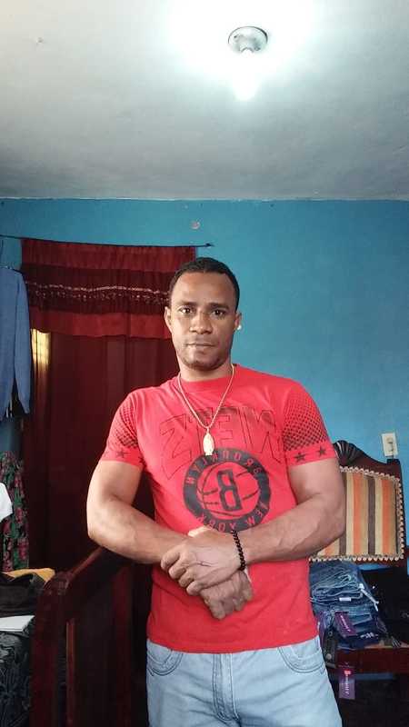 Date this athletic Dominican Republic man Jose feliz from Santo Domingo DO37114