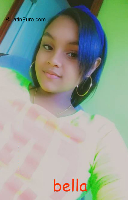 Date this funny Dominican Republic girl Ana Paula from Santiago DO37150