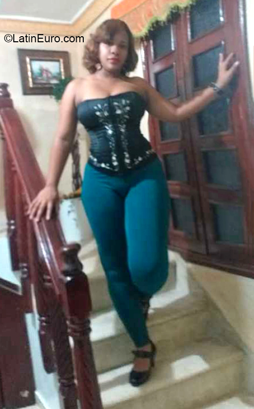 Date this cute Dominican Republic girl Katherine from Santo Domingo DO37722