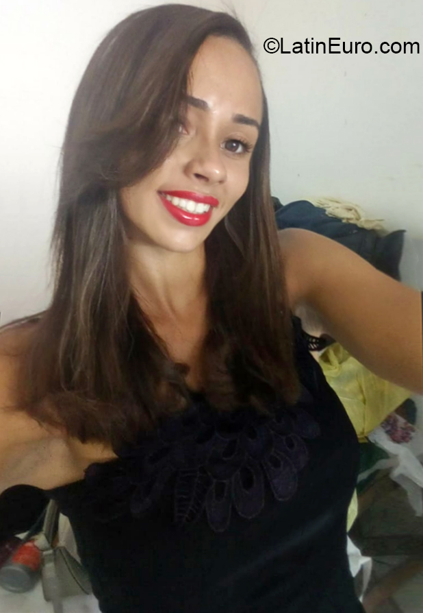 Date this hot Brazil girl Edi from Maceio BR11048