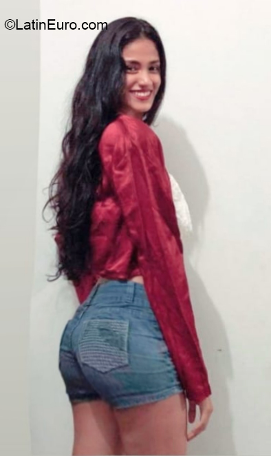 Date this attractive Peru girl Tatiana from Lima PE1497