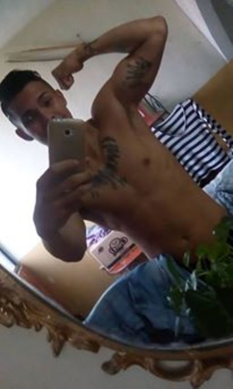 Date this hot Venezuela man YEIISON from Barinas VE2993