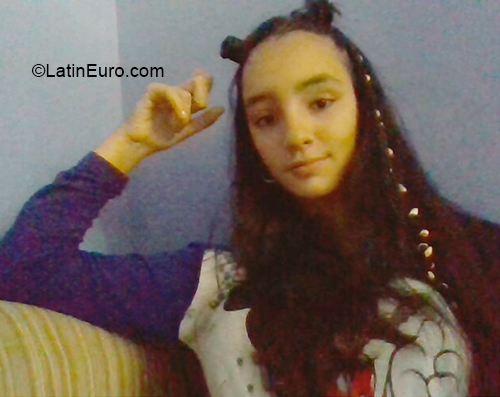 Date this foxy Uruguay girl Lucia from Montevideo UY44