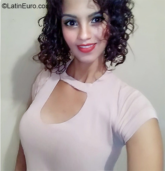 Date this cute Brazil girl Renata from Campinas BR11052