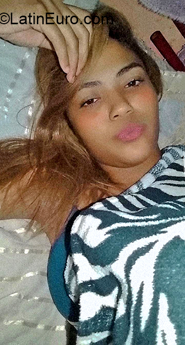 Date this georgeous Brazil girl Bruna from Rio de Janeiro BR11054