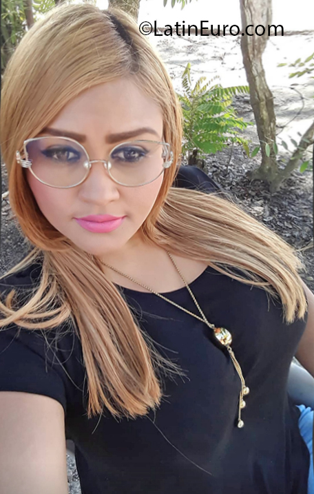 Date this fun Dominican Republic girl Victoria from Santiago DO37577