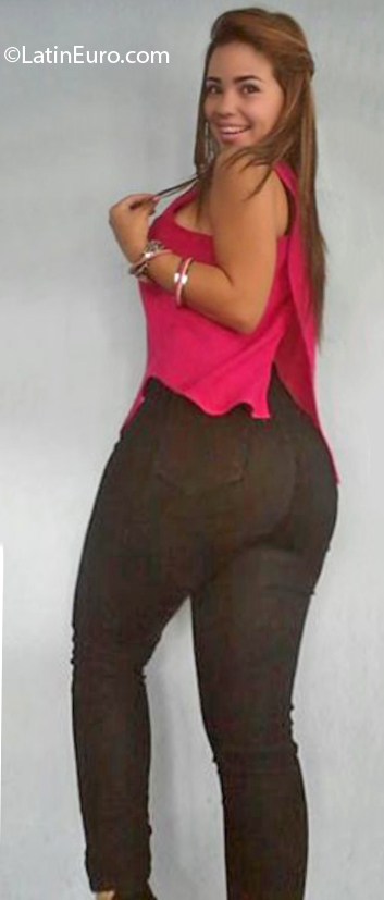 Date this pretty Venezuela girl Xiomara from Barinas VE3033