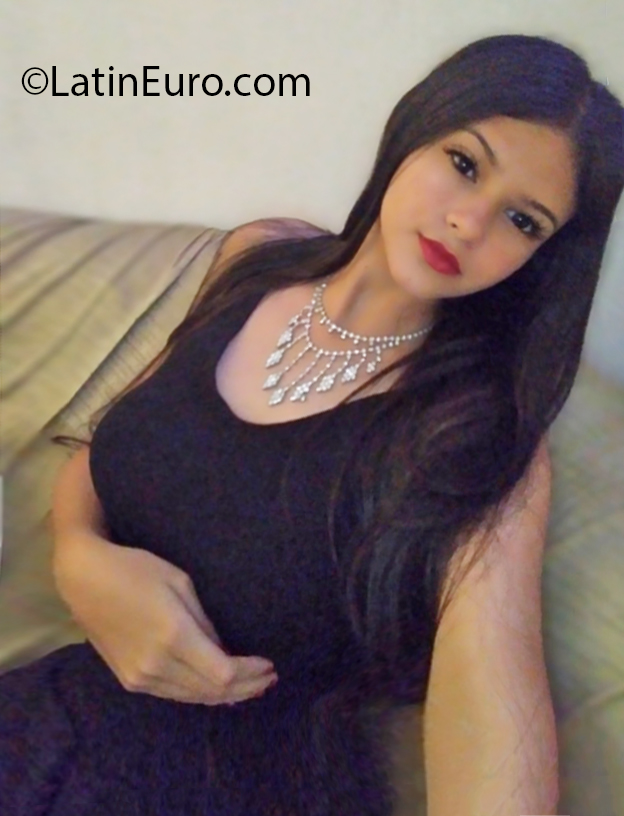 Date this delightful Venezuela girl Jenifer from Bolivar VE3060