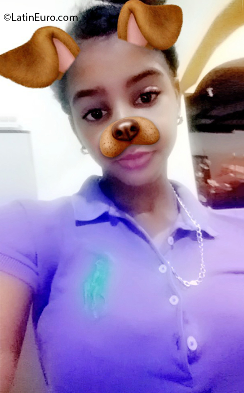 Date this gorgeous Dominican Republic girl Luci from La Vega DO37754