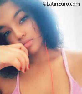 Date this voluptuous Dominican Republic girl Manelik from La romana DO37773