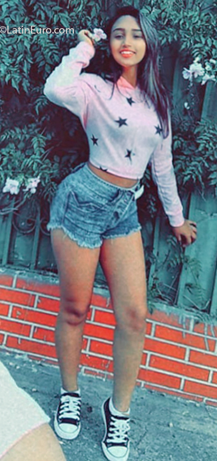 Date this beautiful Venezuela girl Daniela from Caracas VE3094