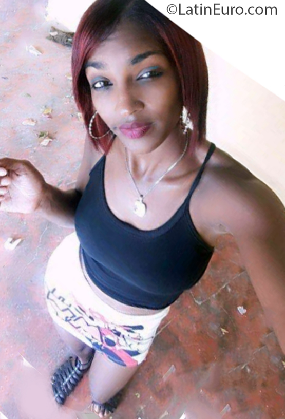 Date this happy Dominican Republic girl Daniela from Santo Domingo DO37783