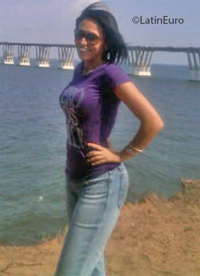 Date this beautiful Venezuela girl Mary from Maracaibo VE3101