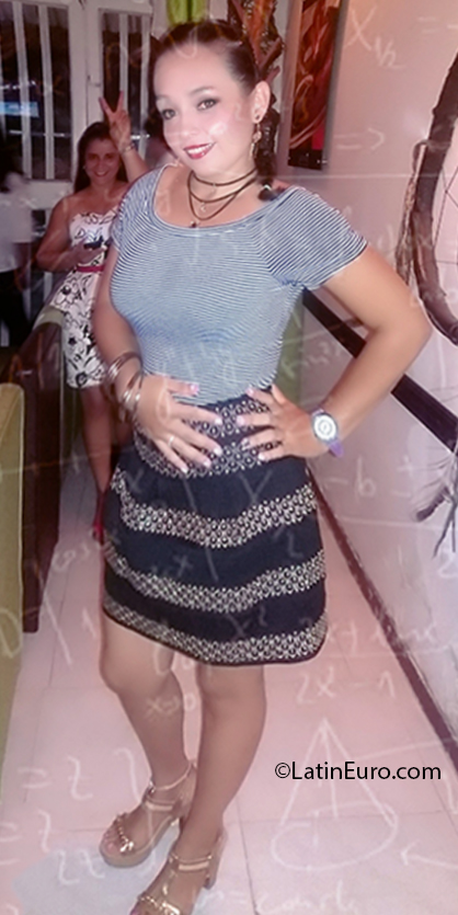 Date this foxy Colombia girl Melissa from San Jose del Guaviare CO27097