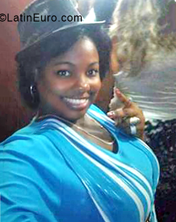 Date this sultry Cuba girl Daylin from Havana CU673