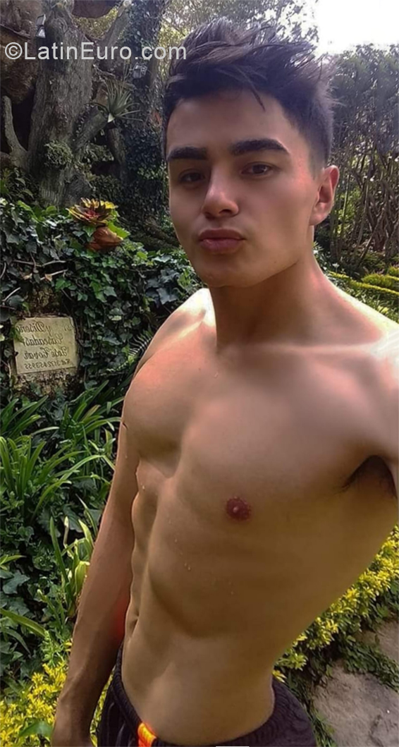 Date this good-looking Colombia man Luis from Bogota CO27112