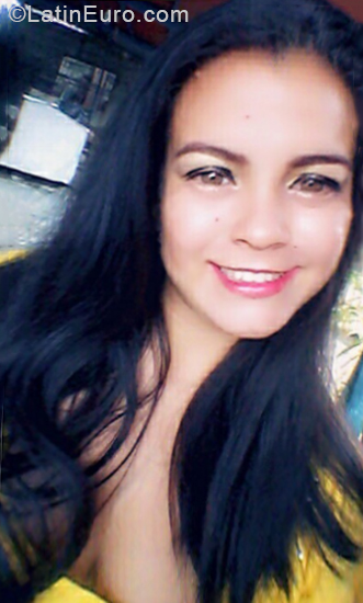 Date this beautiful Venezuela girl Nazareth from Barinas VE3174