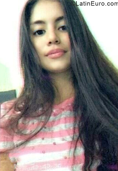 Date this good-looking Ecuador girl Jazmin from Guayaquil EC484