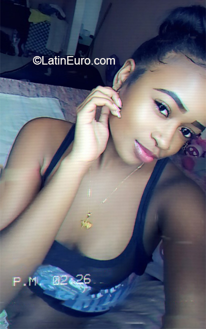 Date this delightful Colombia girl Nia from Cali CO27194