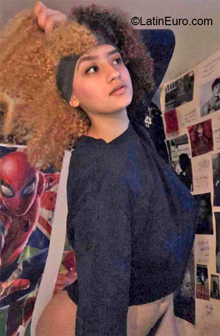 Date this exotic Dominican Republic girl Sara from Santo Domingo DO38014