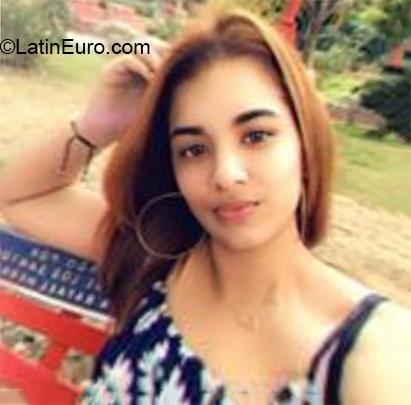 Date this voluptuous Dominican Republic girl Aris from Santiago DO38021