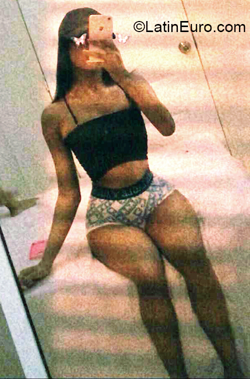 Date this charming Dominican Republic girl Sandra from Santiago DO38031