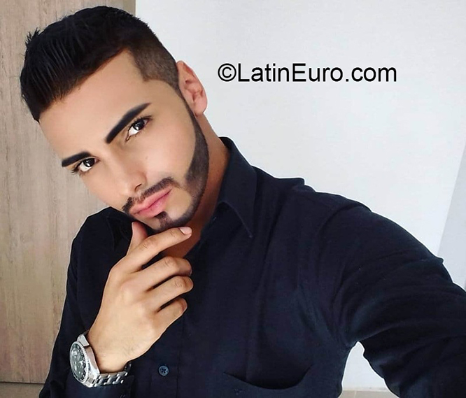 Date this voluptuous Colombia man Jeison from Pereira CO27302