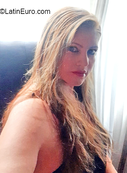 Date this hot Colombia girl Alega from Bogota CO27310